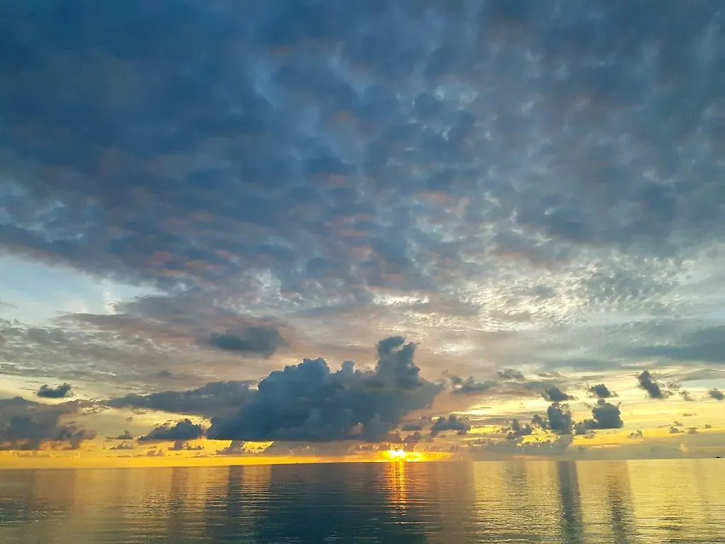 Rangiroa Plage Hotel Avatoru Guest house